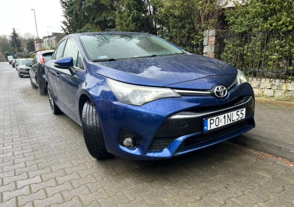 Toyota Avensis cena 33900 przebieg: 251042, rok produkcji 2015 z Poznań małe 106